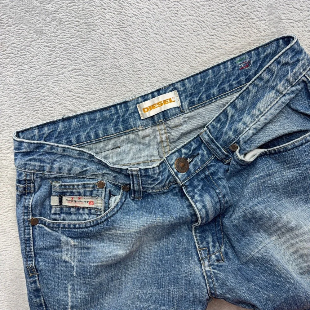 Diesel Jeans Mens 32 Blue Industry Straight Leg Medium Wash Distressed Denim